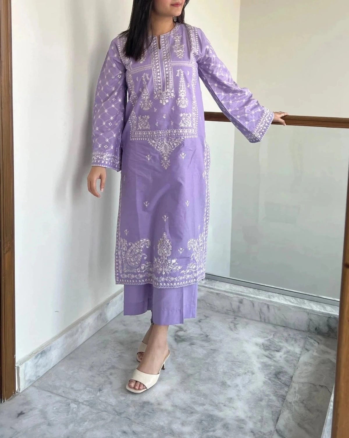 Bareeze — 2pc on emb lawn image 1