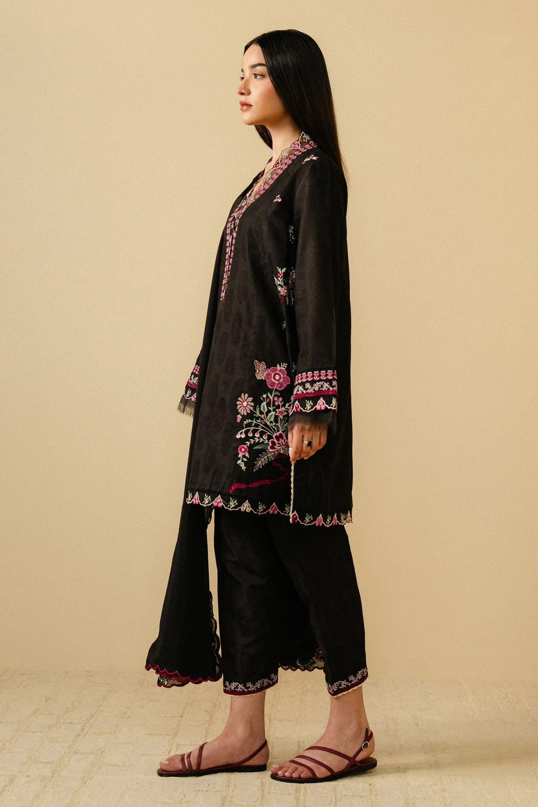 Zara shahjahan — 3pc on emb Lawn with Chiffon Emb Dopatta image 2