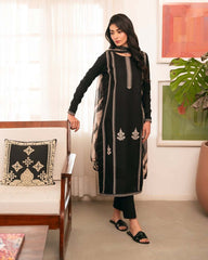 Mahameer on emb Dhanak with Pashmina printed wool shawl