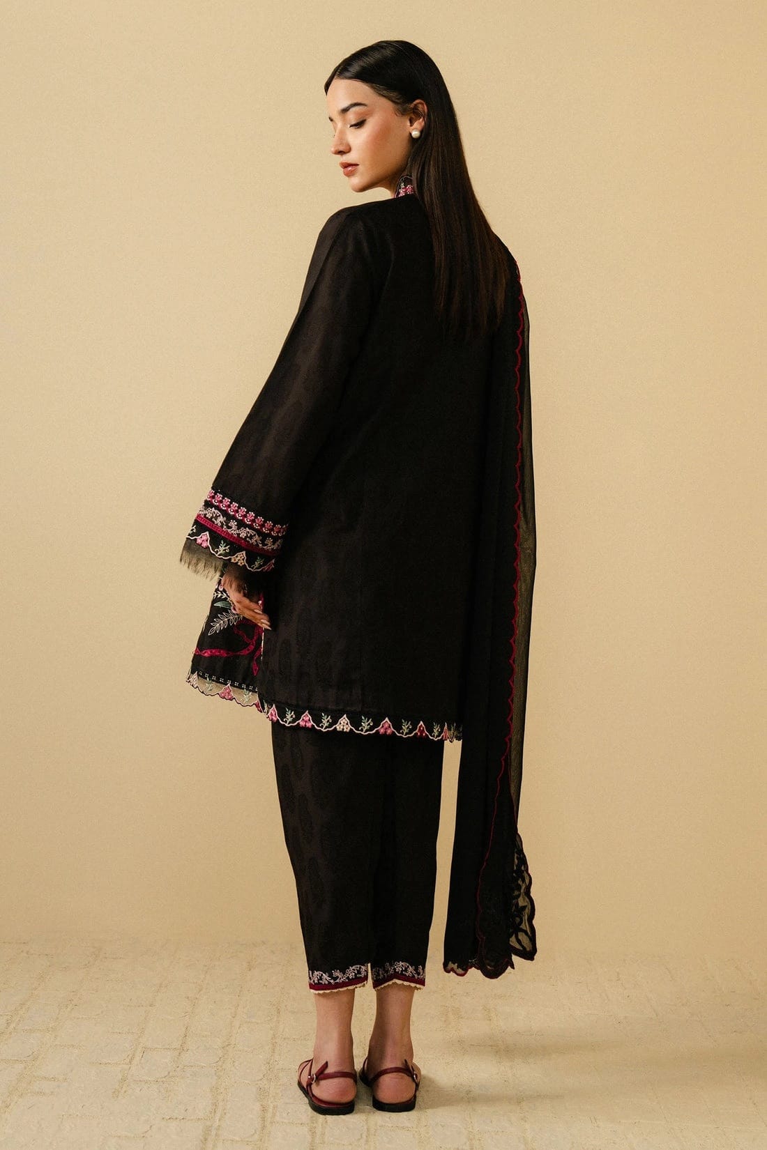 Zara shahjahan — 3pc on emb Lawn with Chiffon Emb Dopatta image 3