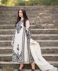 Agha noor — 3pc on emb Lawn with Chiffon Emb Dopatta image 2