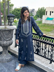 Umzay on emb lawn with plain trouser