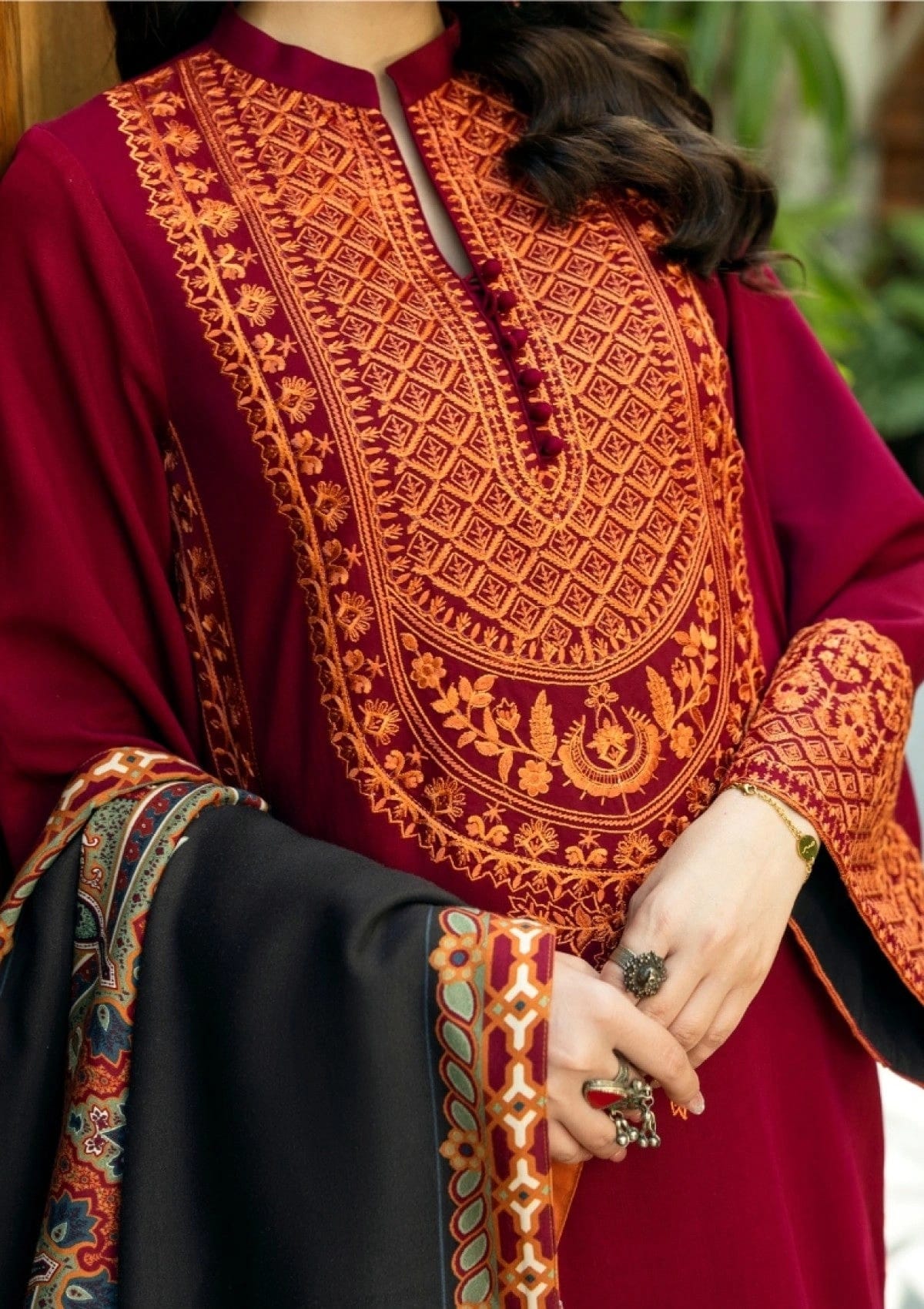 Zainab Chottani — 3pc on emb Lawn with  Digital Dimond print Dopatta image 1